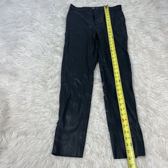 Zara Women’s Black Faux Leather Skinny Pants Casual Size Medium Stretch Mid Rise - Picture 4 of 11